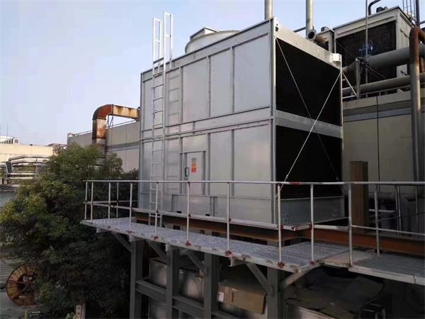 閉式冷卻塔與開式冷卻塔的區(qū)別有哪些(閉式冷卻塔下還需要循環(huán)水池嗎)